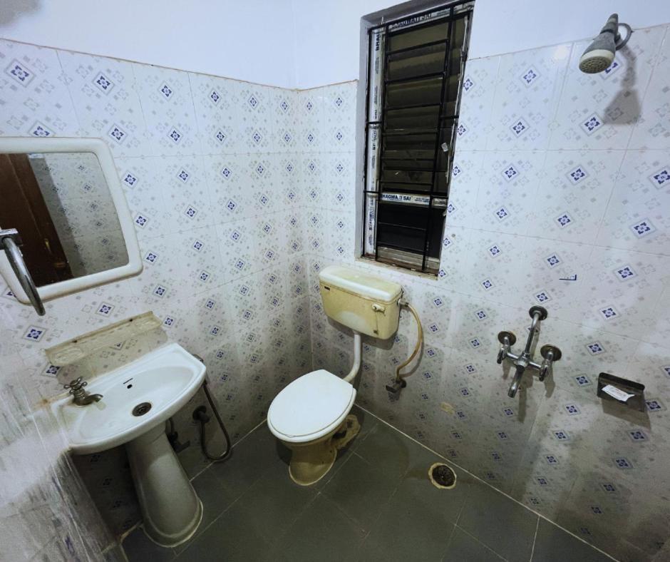 H K Residency Near Kalakshetra Hotel Guwahati Luaran gambar
